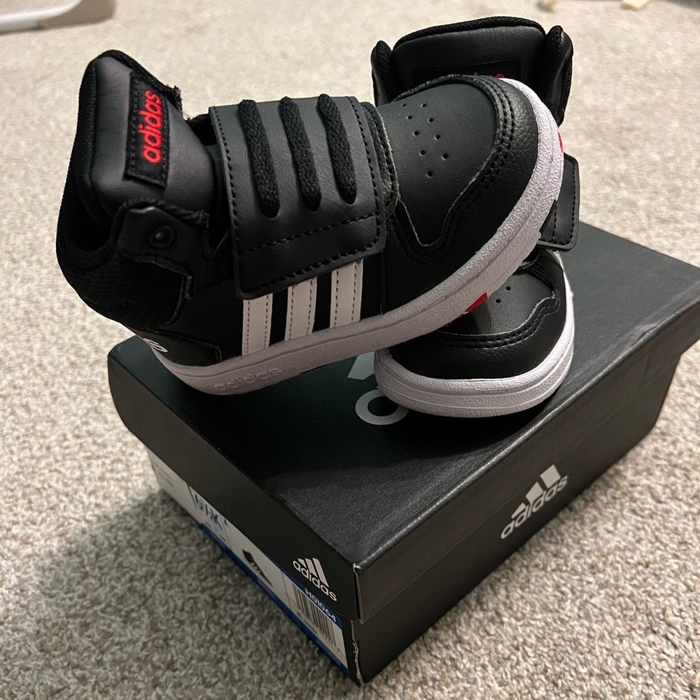 Boys Adidas Hoops Mid 2.01